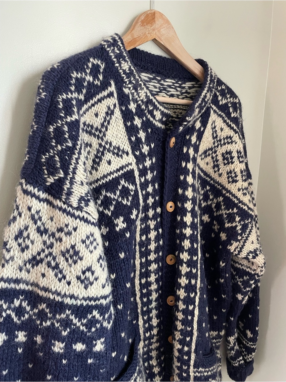 Vintage Hand Knit Nordic Style Wool Cardigan Mens XL Navy Blue Fair Isle Sweater - Picture 2 of 9